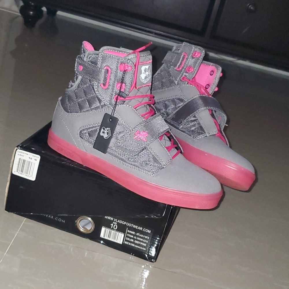 Sneakers - Picture 4 of 4